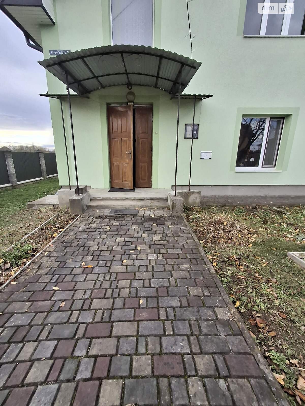 двухэтажный дом с гаражом, 278 кв. м, кирпич. Продажа в Хриплине фото 1