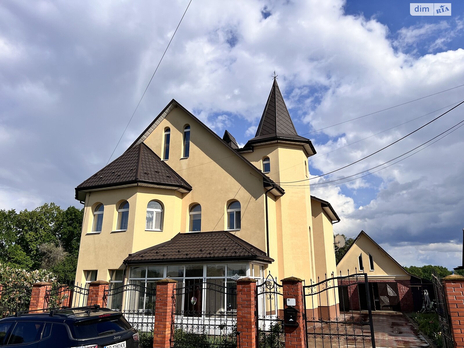 триповерховий будинок з верандою, 325 кв. м, цегла. Продаж в Христинівці, район Христинівка фото 1 триповерховий будинок з верандою, 325 кв. м, цегла. Продаж в Христинівці, район Христинівка фото 1