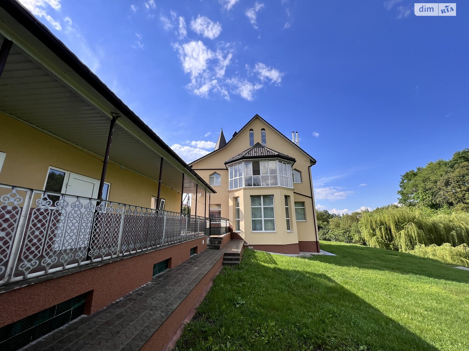 триповерховий будинок з верандою, 325 кв. м, цегла. Продаж в Христинівці, район Христинівка фото 1 триповерховий будинок з верандою, 325 кв. м, цегла. Продаж в Христинівці, район Христинівка фото 1