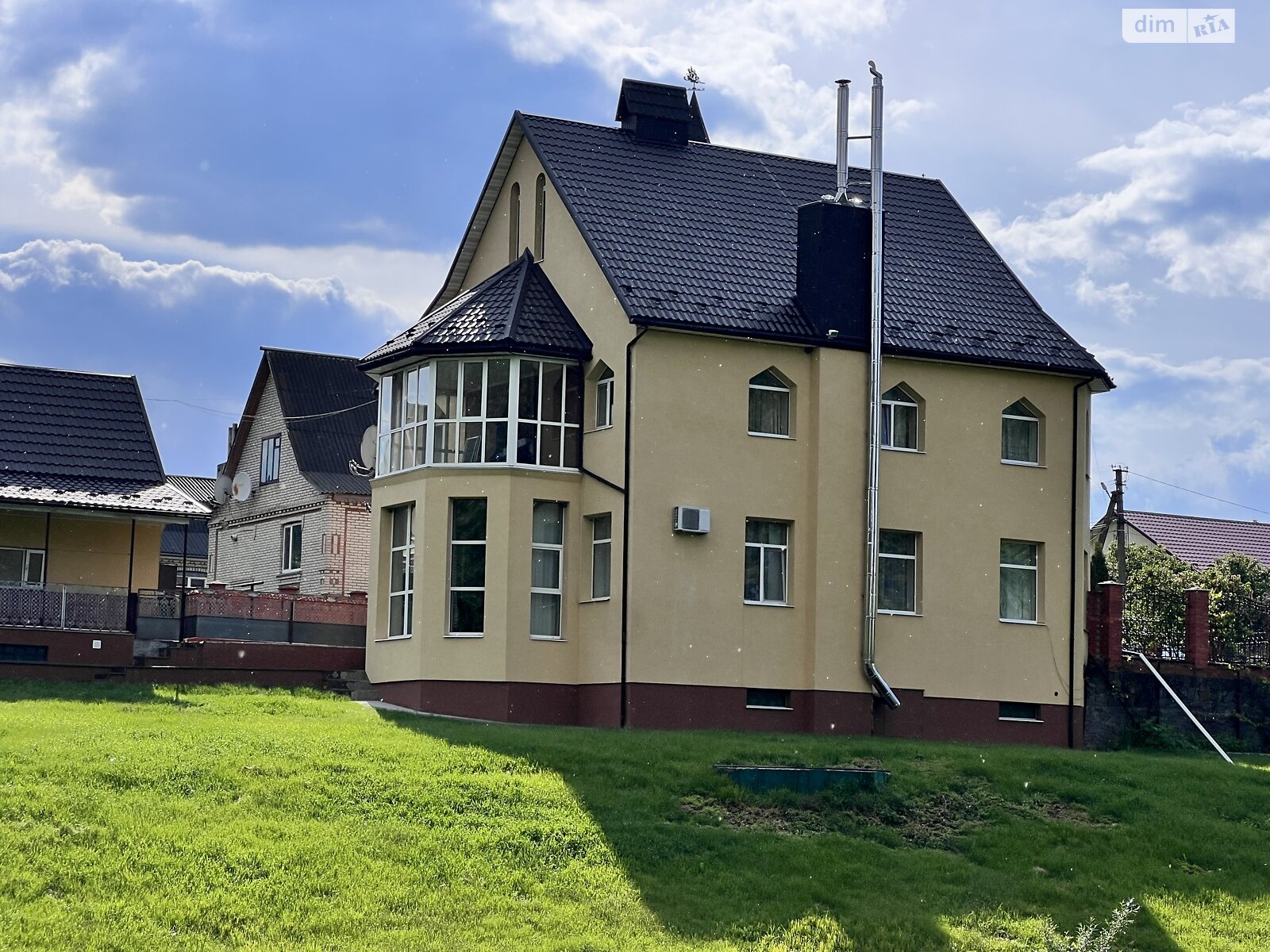 триповерховий будинок з верандою, 325 кв. м, цегла. Продаж в Христинівці, район Христинівка фото 1 триповерховий будинок з верандою, 325 кв. м, цегла. Продаж в Христинівці, район Христинівка фото 1