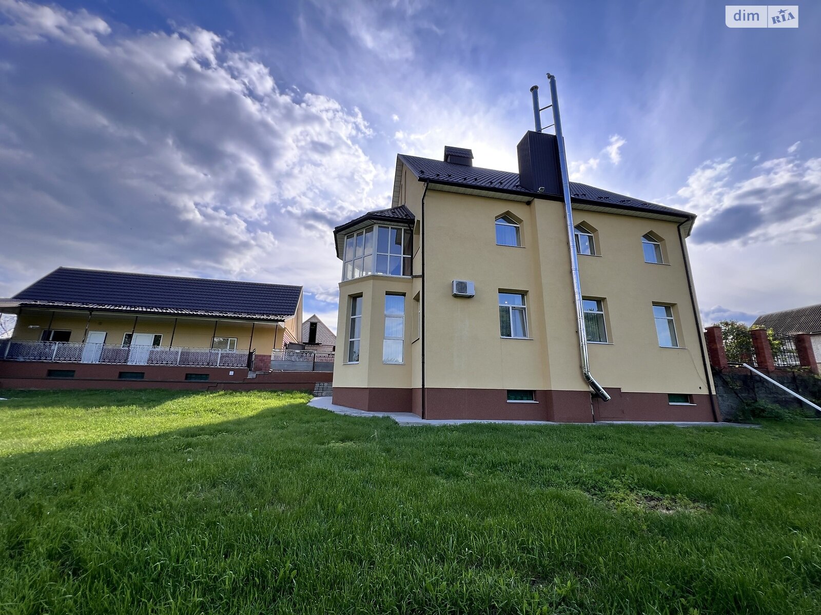 триповерховий будинок з верандою, 325 кв. м, цегла. Продаж в Христинівці, район Христинівка фото 1 триповерховий будинок з верандою, 325 кв. м, цегла. Продаж в Христинівці, район Христинівка фото 1
