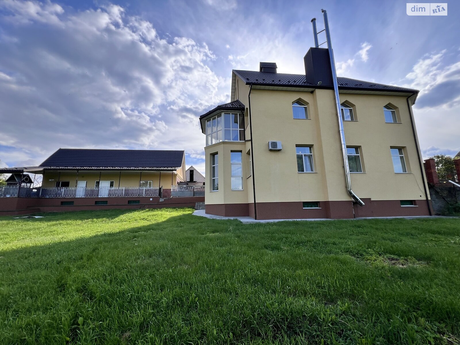 триповерховий будинок з верандою, 325 кв. м, цегла. Продаж в Христинівці, район Христинівка фото 1 триповерховий будинок з верандою, 325 кв. м, цегла. Продаж в Христинівці, район Христинівка фото 1