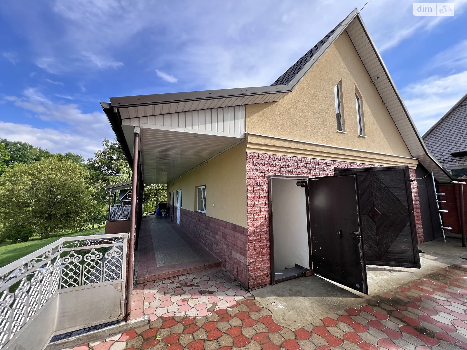 триповерховий будинок з верандою, 325 кв. м, цегла. Продаж в Христинівці, район Христинівка фото 1 триповерховий будинок з верандою, 325 кв. м, цегла. Продаж в Христинівці, район Христинівка фото 1