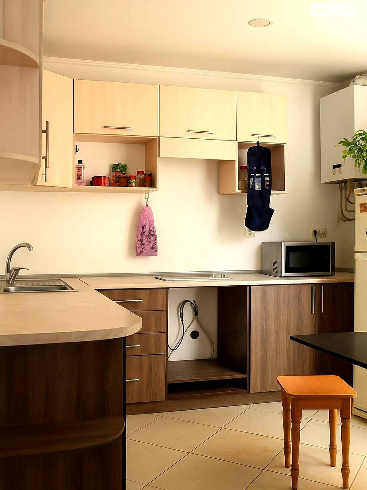 трехэтажный дом с гаражом, 261.4 кв. м, кирпич. Продажа в Хусте район Хуст фото 1 трехэтажный дом с гаражом, 261.4 кв. м, кирпич. Продажа в Хусте район Хуст фото 1