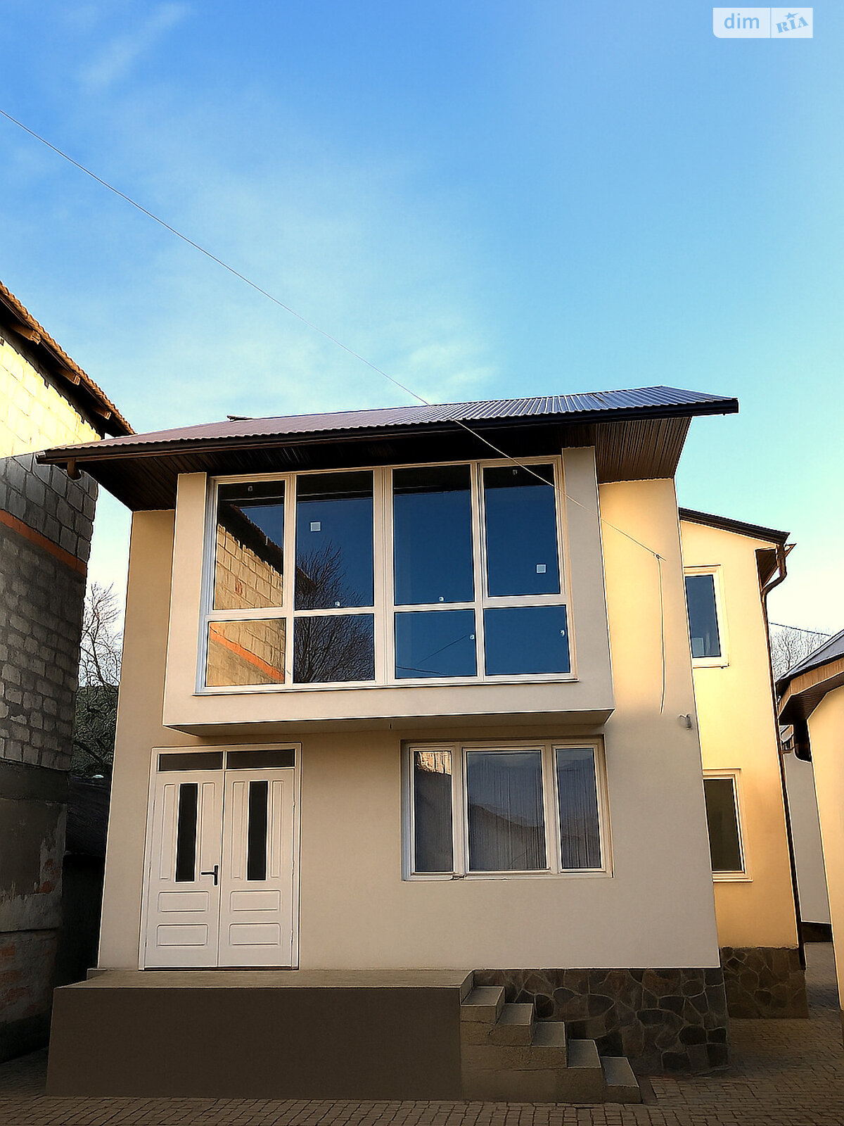 трехэтажный дом с гаражом, 261.4 кв. м, кирпич. Продажа в Хусте район Хуст фото 1 трехэтажный дом с гаражом, 261.4 кв. м, кирпич. Продажа в Хусте район Хуст фото 1