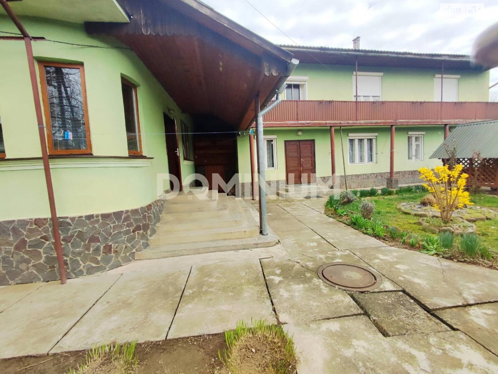 двоповерховий будинок, 200 кв. м, кирпич. Продаж у Хусті фото 1 двоповерховий будинок, 200 кв. м, кирпич. Продаж у Хусті фото 1