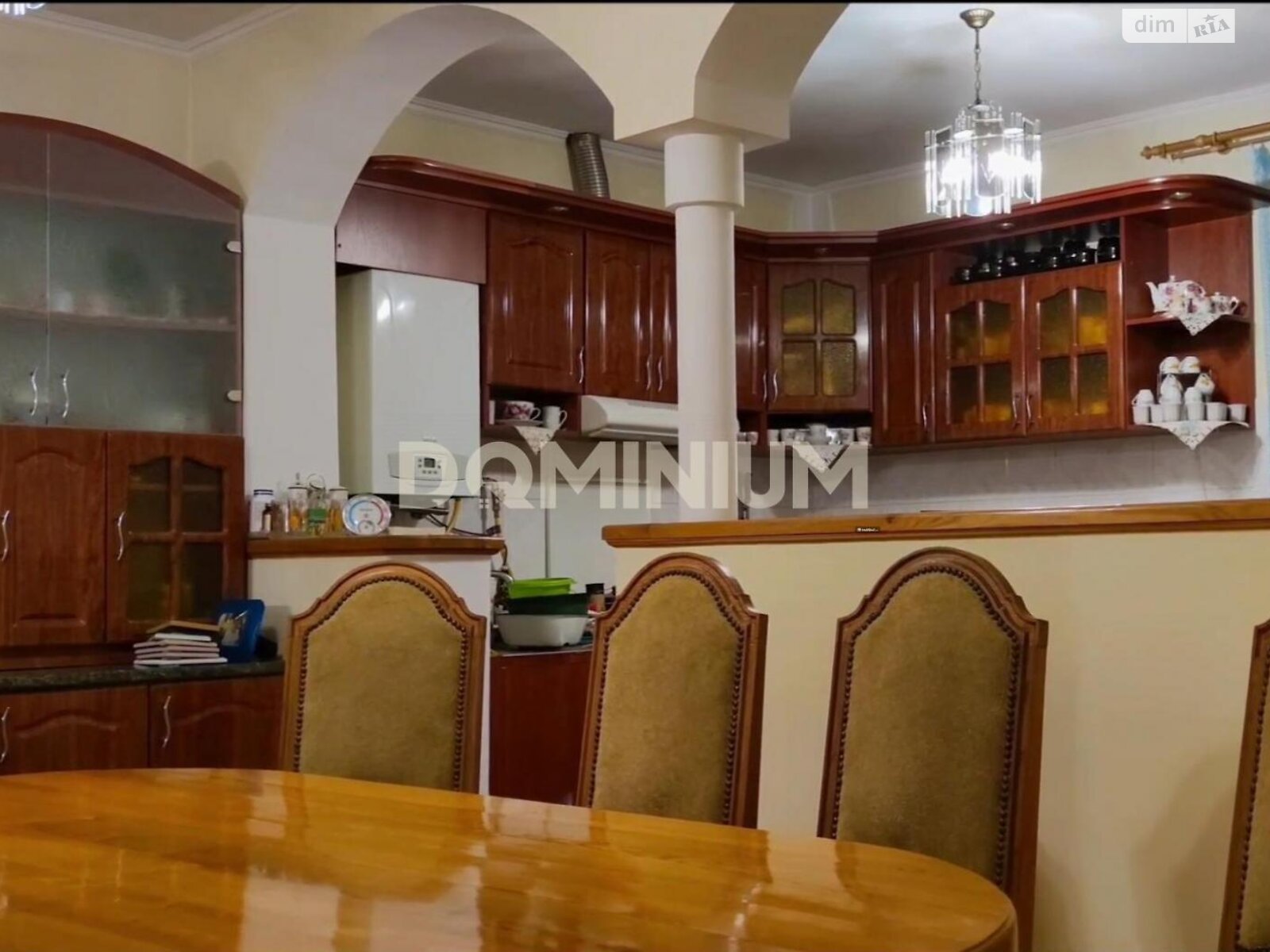 триповерховий будинок, 270 кв. м, кирпич. Продаж у Хусті фото 1 триповерховий будинок, 270 кв. м, кирпич. Продаж у Хусті фото 1