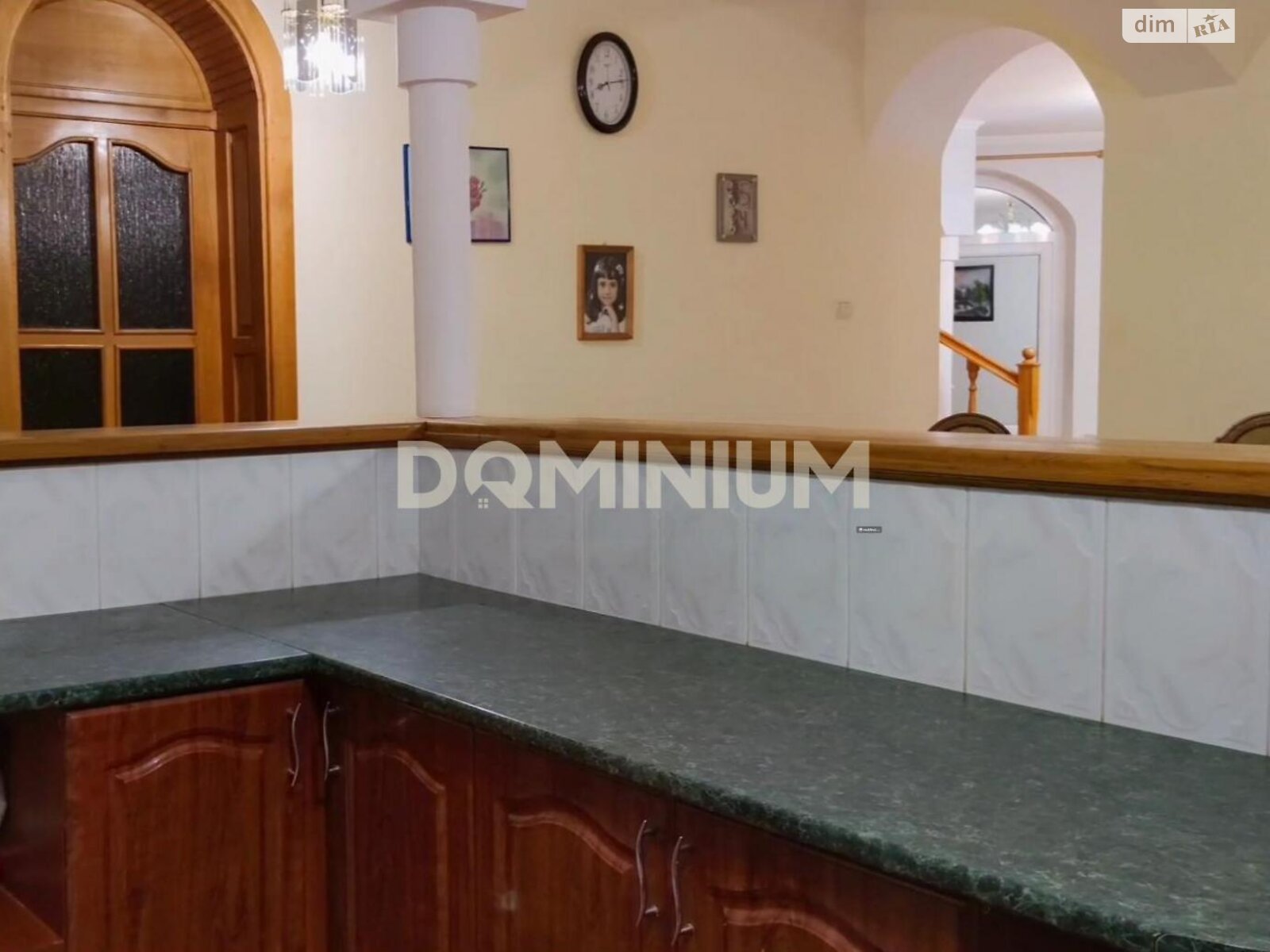 триповерховий будинок, 270 кв. м, кирпич. Продаж у Хусті фото 1 триповерховий будинок, 270 кв. м, кирпич. Продаж у Хусті фото 1