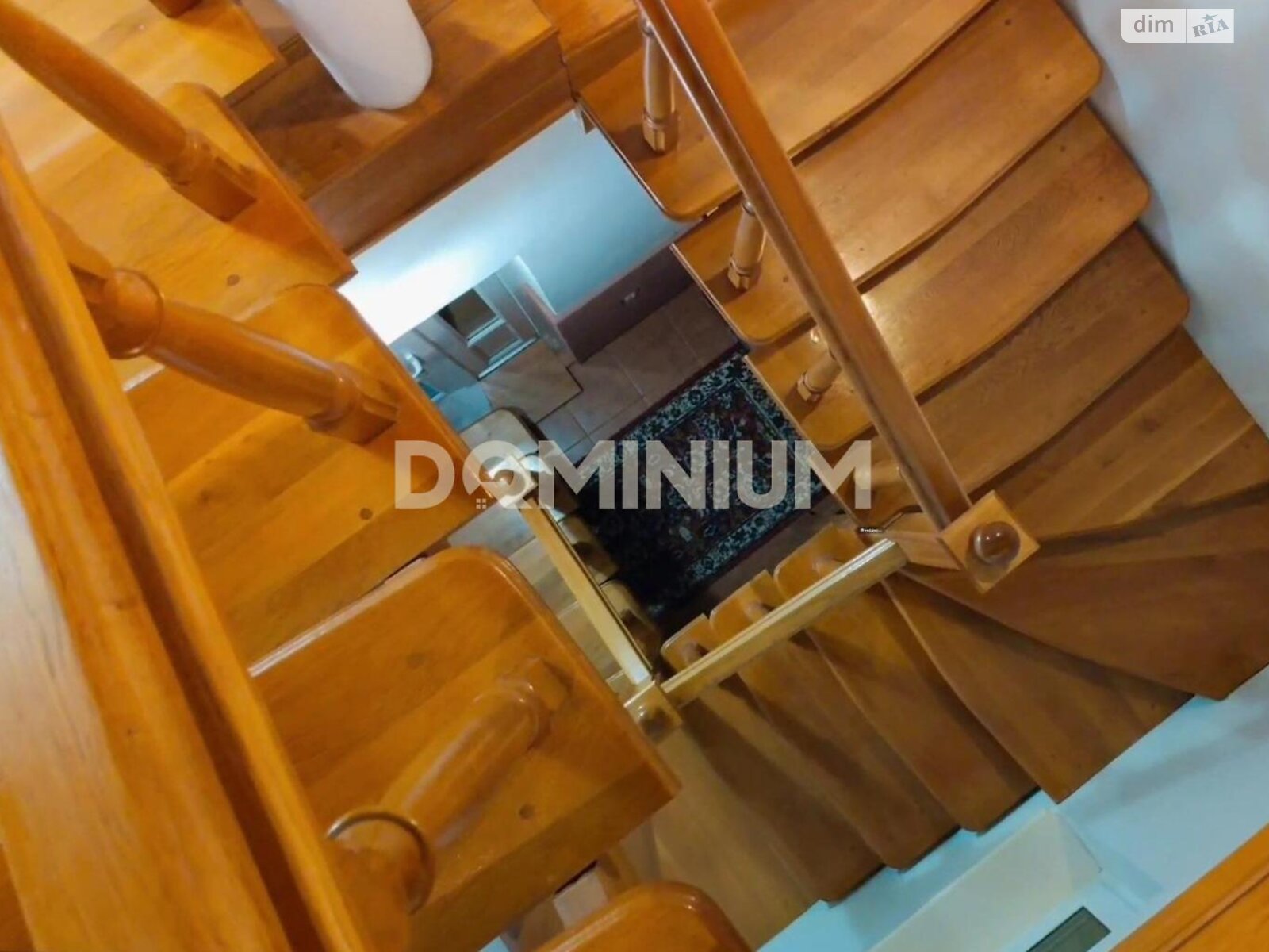 триповерховий будинок, 270 кв. м, кирпич. Продаж у Хусті фото 1 триповерховий будинок, 270 кв. м, кирпич. Продаж у Хусті фото 1