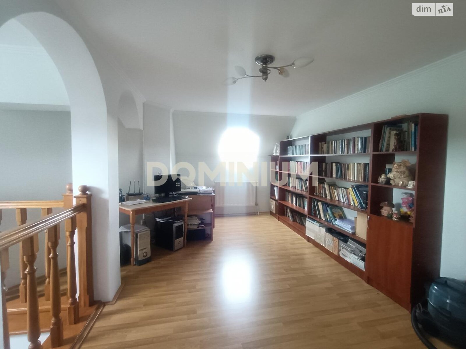 триповерховий будинок, 270 кв. м, кирпич. Продаж у Хусті фото 1 триповерховий будинок, 270 кв. м, кирпич. Продаж у Хусті фото 1