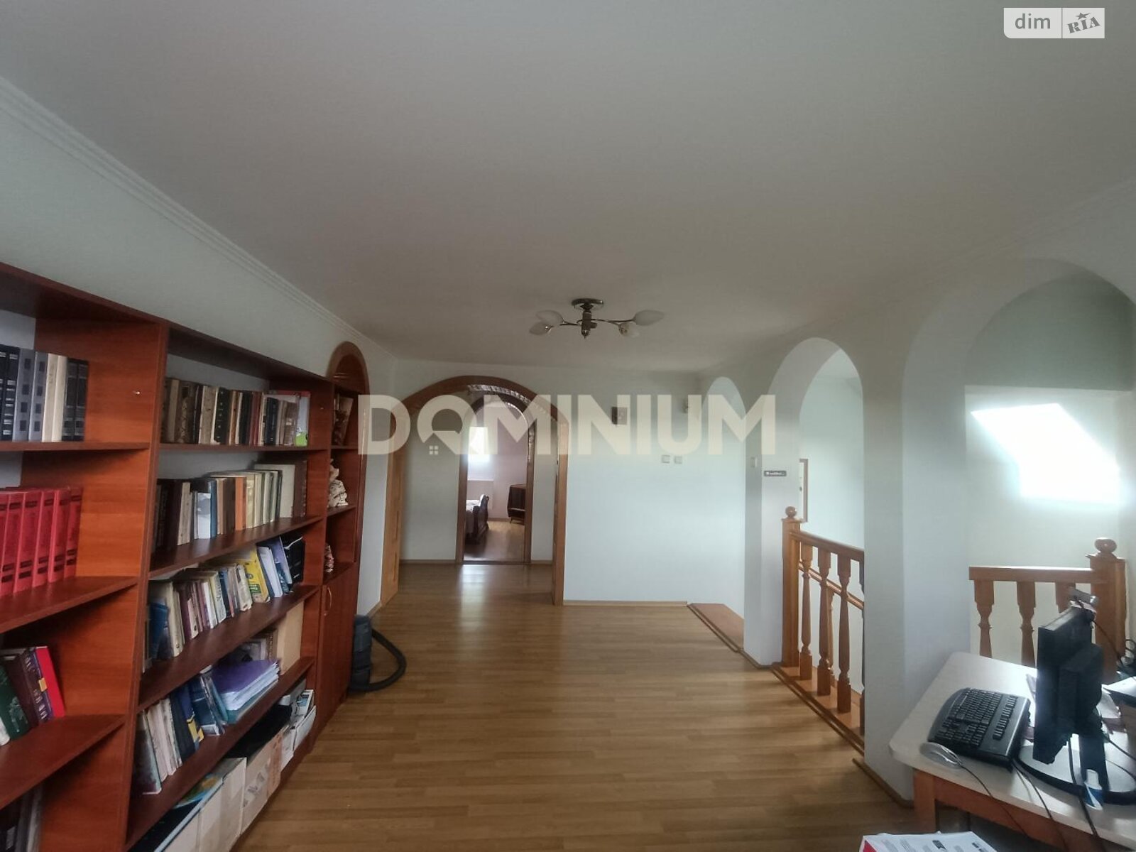 триповерховий будинок, 270 кв. м, кирпич. Продаж у Хусті фото 1 триповерховий будинок, 270 кв. м, кирпич. Продаж у Хусті фото 1