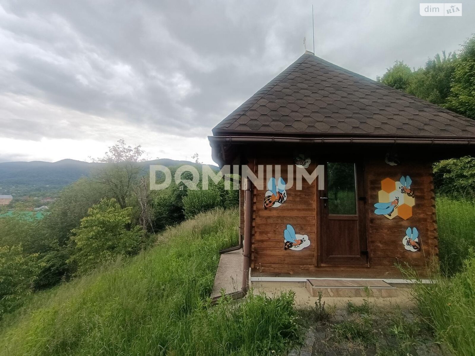 триповерховий будинок, 270 кв. м, кирпич. Продаж у Хусті фото 1 триповерховий будинок, 270 кв. м, кирпич. Продаж у Хусті фото 1
