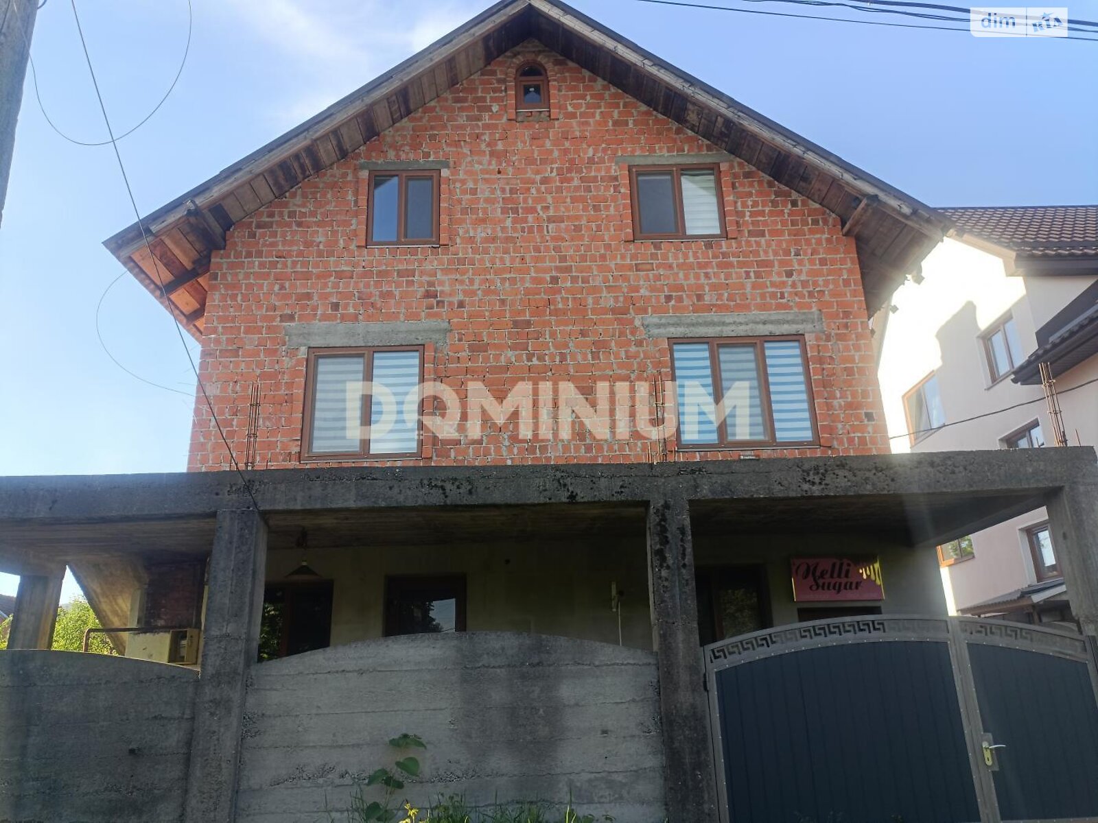 трехэтажный дом, 240 кв. м, кирпич. Продажа в Хусте фото 1 трехэтажный дом, 240 кв. м, кирпич. Продажа в Хусте фото 1
