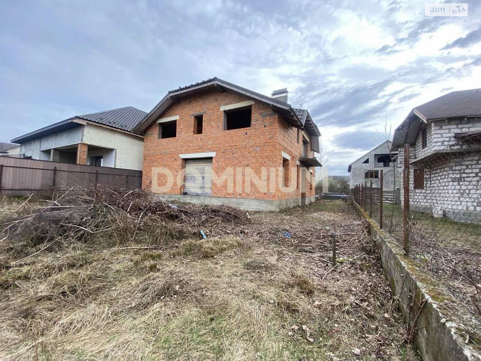 двоповерховий будинок, 300 кв. м, кирпич. Продаж у Хусті фото 1 двоповерховий будинок, 300 кв. м, кирпич. Продаж у Хусті фото 1