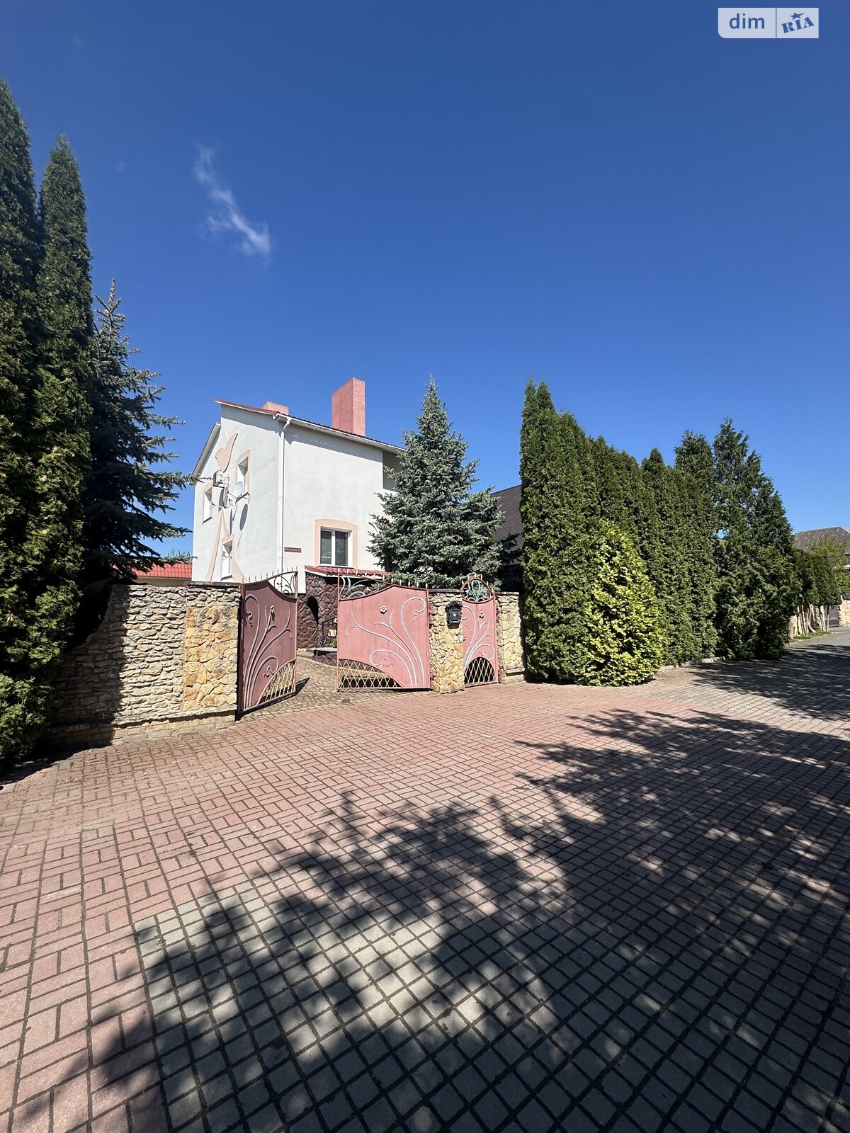 двухэтажный дом с гаражом, 217 кв. м, кирпич. Продажа в Ильпене фото 1 двухэтажный дом с гаражом, 217 кв. м, кирпич. Продажа в Ильпене фото 1