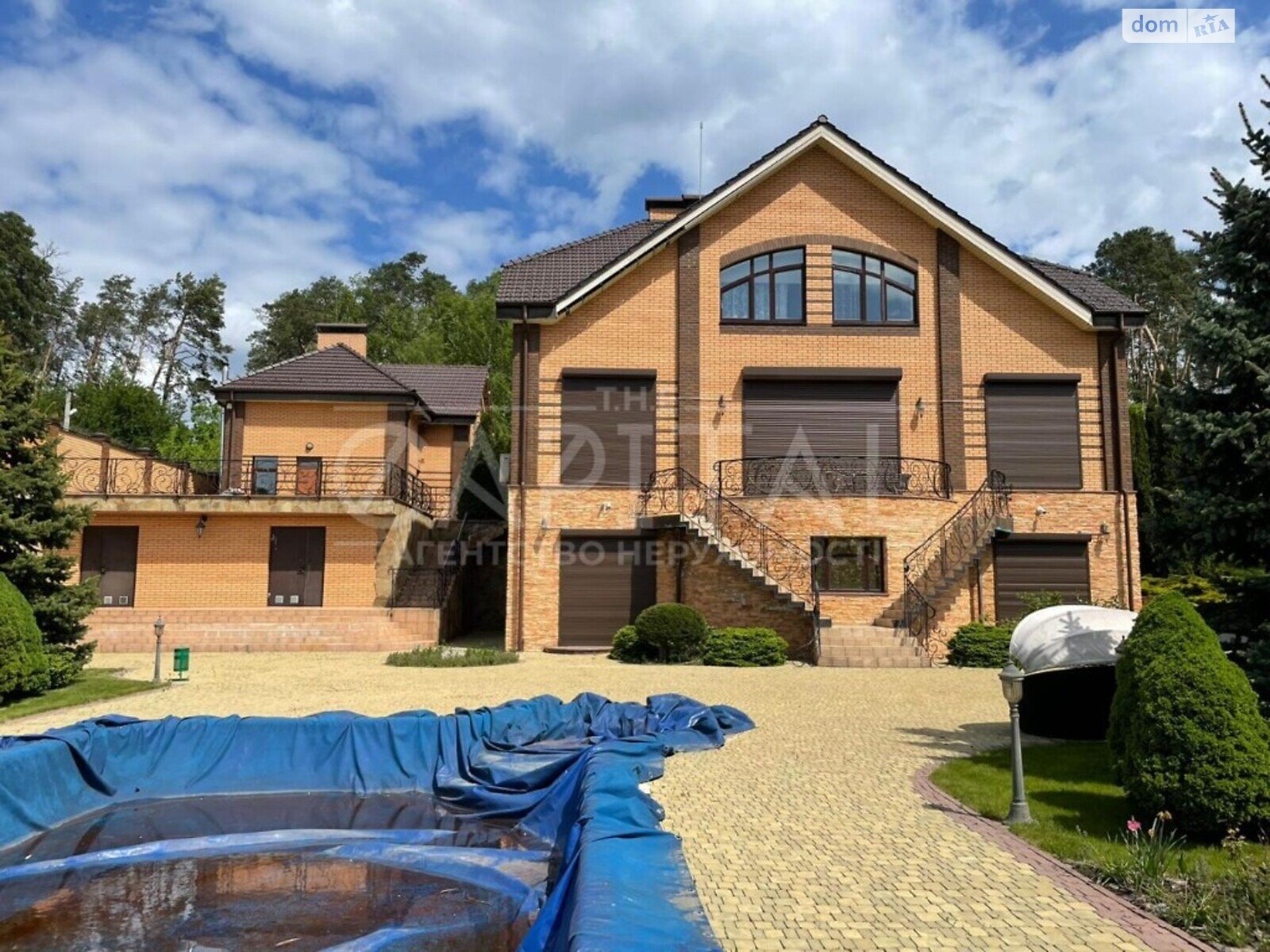 триповерховий будинок з опаленням, 500 кв. м, цегла. Продаж у Гостомелі фото 1 триповерховий будинок з опаленням, 500 кв. м, цегла. Продаж у Гостомелі фото 1
