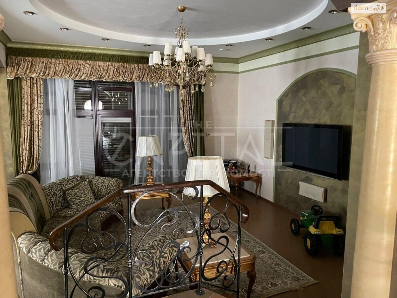 триповерховий будинок з опаленням, 500 кв. м, цегла. Продаж у Гостомелі фото 1 триповерховий будинок з опаленням, 500 кв. м, цегла. Продаж у Гостомелі фото 1