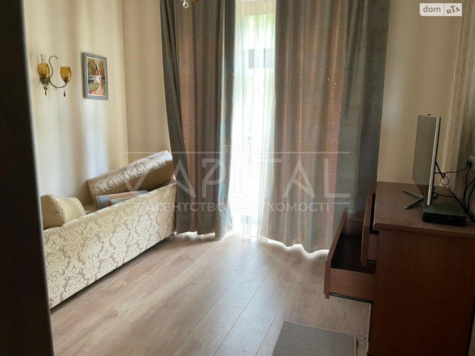 триповерховий будинок з опаленням, 500 кв. м, цегла. Продаж у Гостомелі фото 1 триповерховий будинок з опаленням, 500 кв. м, цегла. Продаж у Гостомелі фото 1