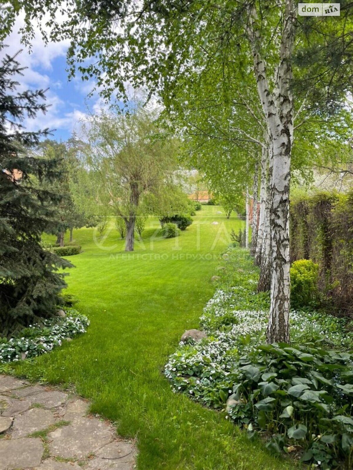 триповерховий будинок з опаленням, 500 кв. м, цегла. Продаж у Гостомелі фото 1 триповерховий будинок з опаленням, 500 кв. м, цегла. Продаж у Гостомелі фото 1