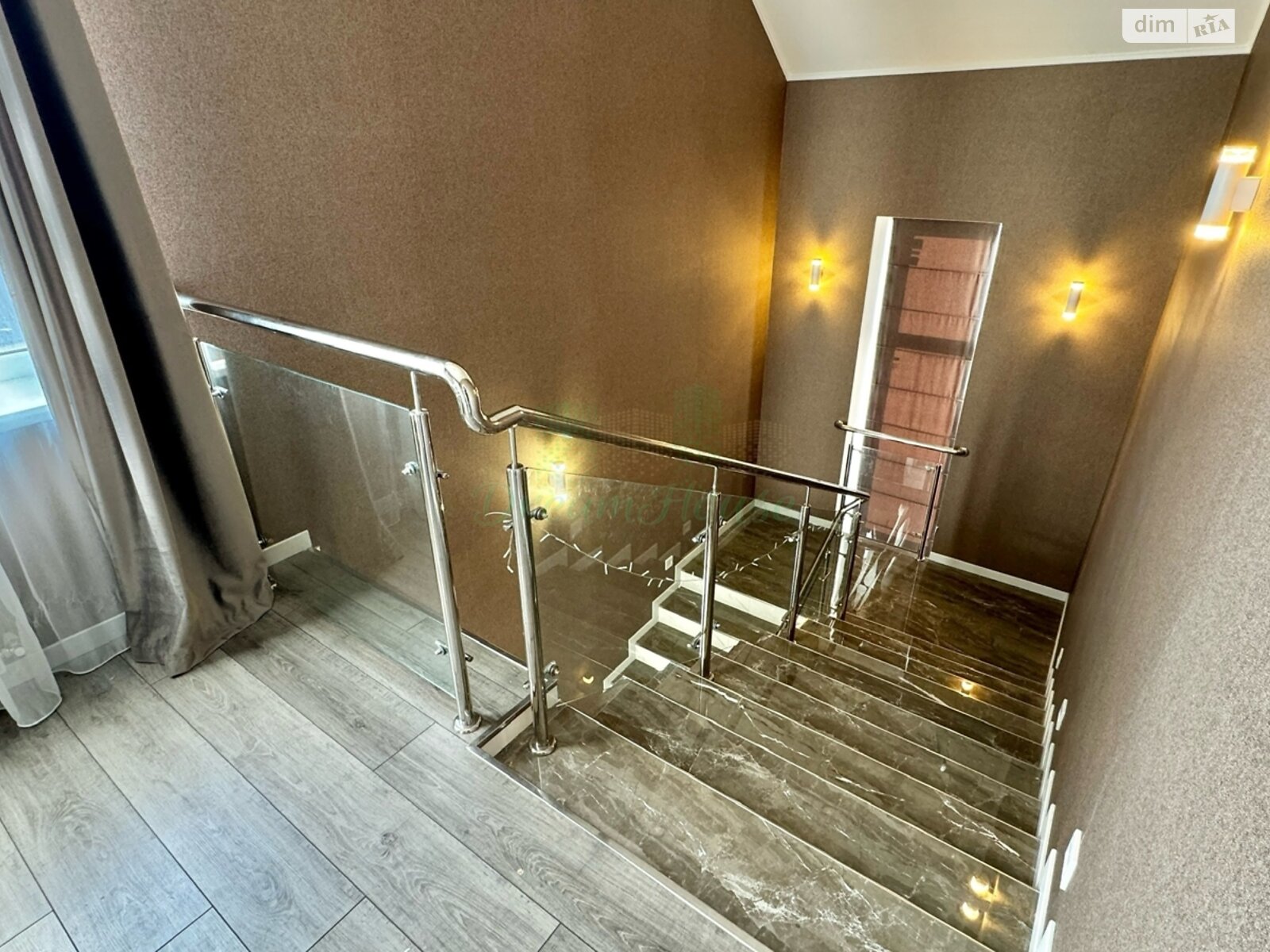 триповерховий будинок з опаленням, 297.4 кв. м, газобетон. Продаж в Ірпені, район Ірпінь фото 1 триповерховий будинок з опаленням, 297.4 кв. м, газобетон. Продаж в Ірпені, район Ірпінь фото 1