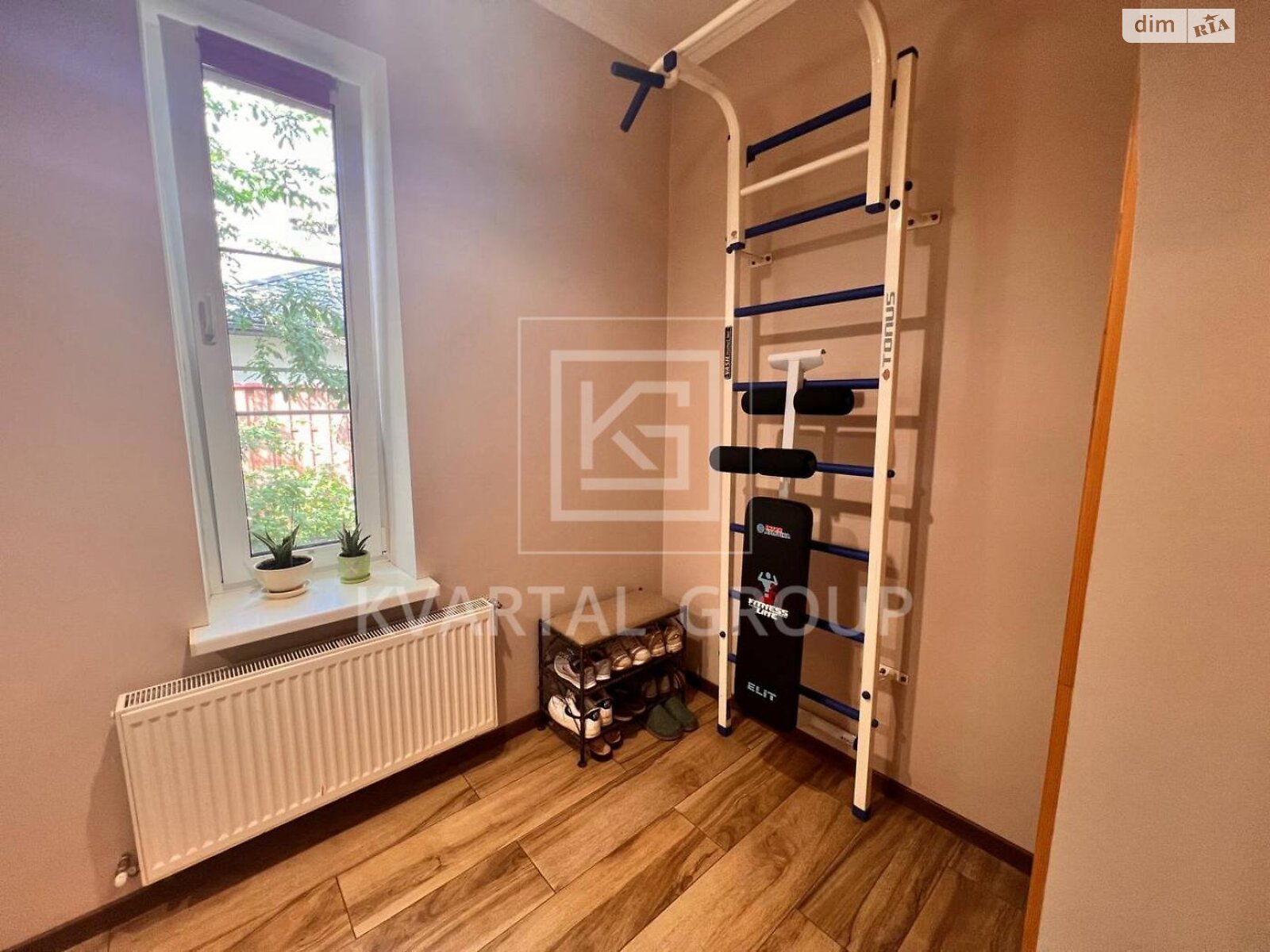 двухэтажный дом с ремонтом, 231 кв. м, кирпич. Продажа в Ирпене район Ирпень фото 1 двухэтажный дом с ремонтом, 231 кв. м, кирпич. Продажа в Ирпене район Ирпень фото 1