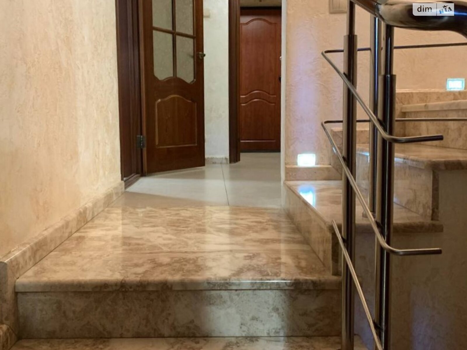 триповерховий таунхаус з мансардним поверхом, 187.8 кв. м, цегла. Продаж в Ірпені, район Ірпінь фото 1 триповерховий таунхаус з мансардним поверхом, 187.8 кв. м, цегла. Продаж в Ірпені, район Ірпінь фото 1