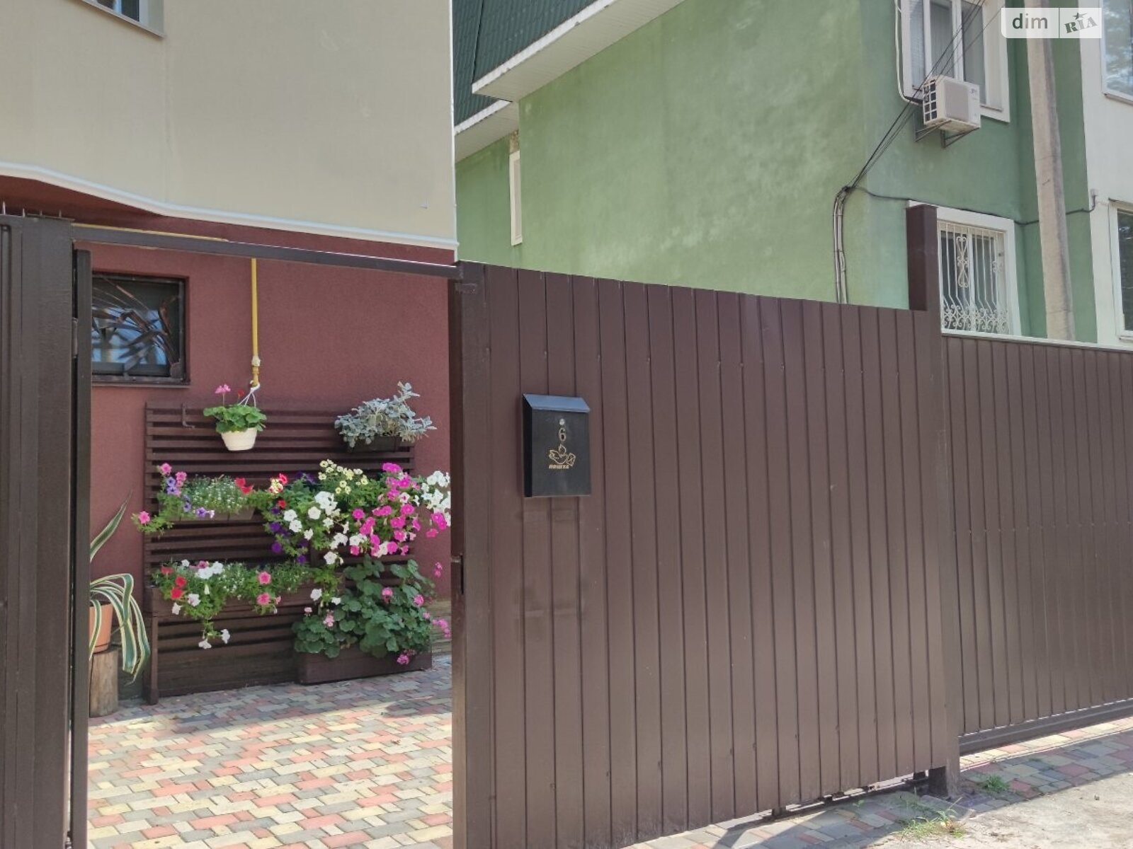 триповерховий таунхаус з мансардним поверхом, 187.8 кв. м, цегла. Продаж в Ірпені, район Ірпінь фото 1 триповерховий таунхаус з мансардним поверхом, 187.8 кв. м, цегла. Продаж в Ірпені, район Ірпінь фото 1