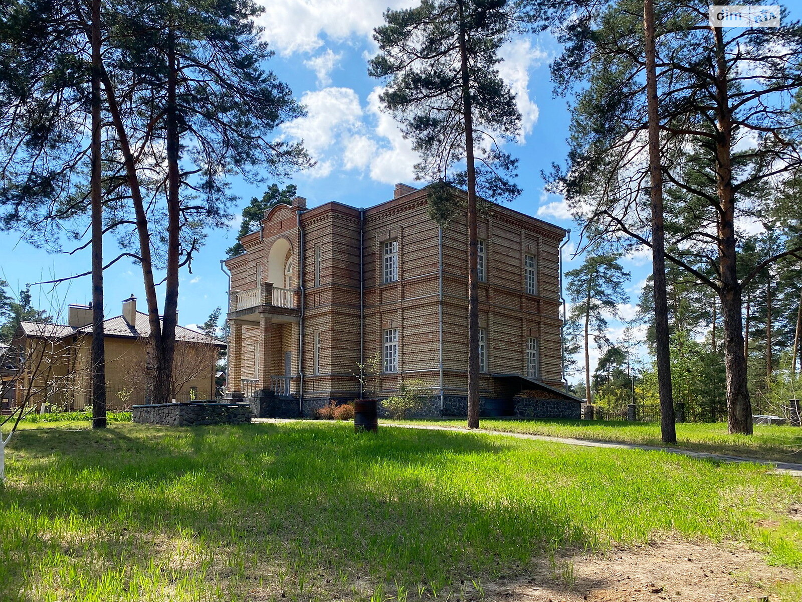 двоповерховий будинок з гаражем, 489.7 кв. м, цегла. Продаж у Ірпені фото 1 двоповерховий будинок з гаражем, 489.7 кв. м, цегла. Продаж у Ірпені фото 1