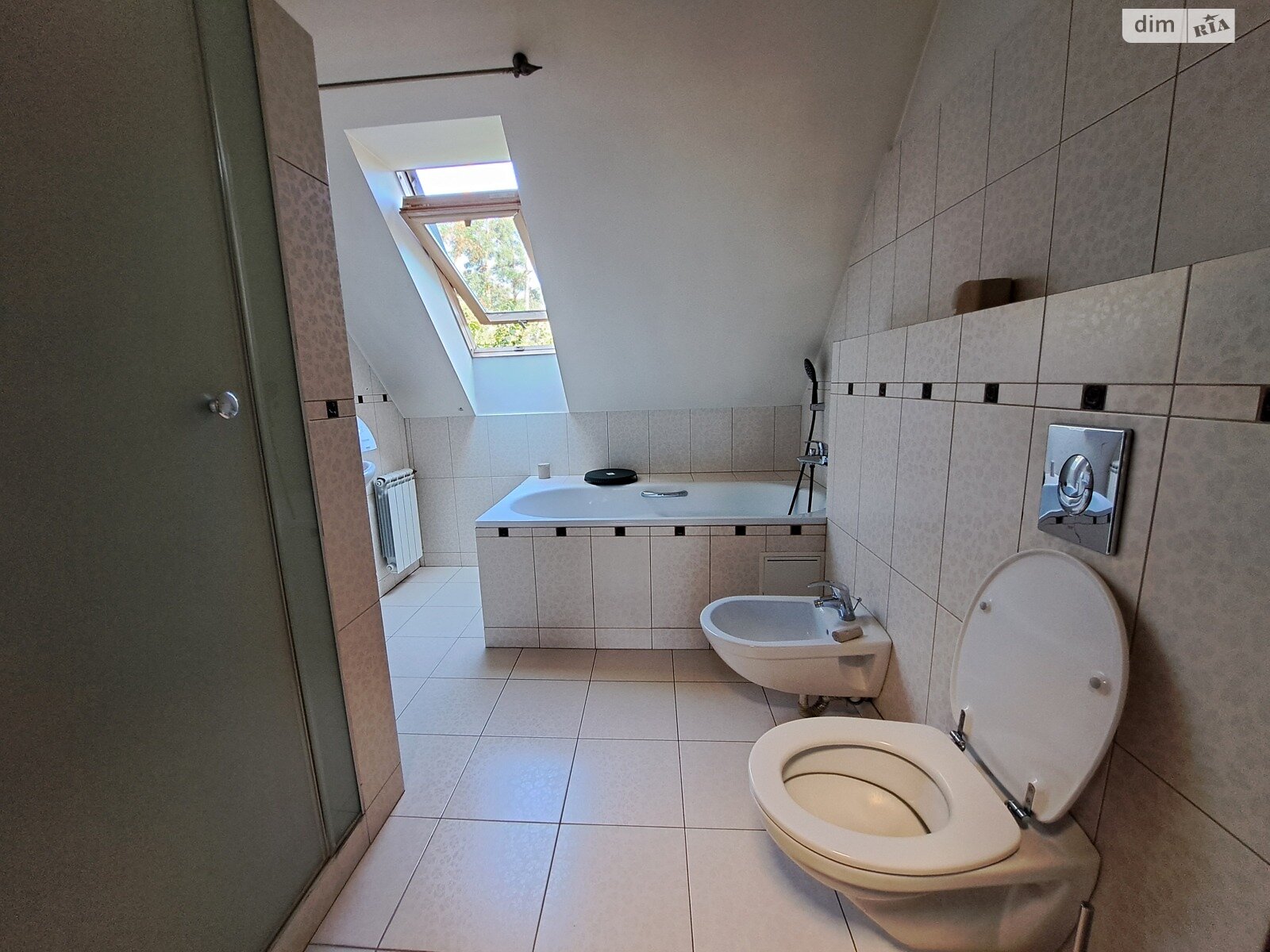 двухэтажный дом с отоплением, 270 кв. м, кирпич. Продажа в Ирпене фото 1 двухэтажный дом с отоплением, 270 кв. м, кирпич. Продажа в Ирпене фото 1