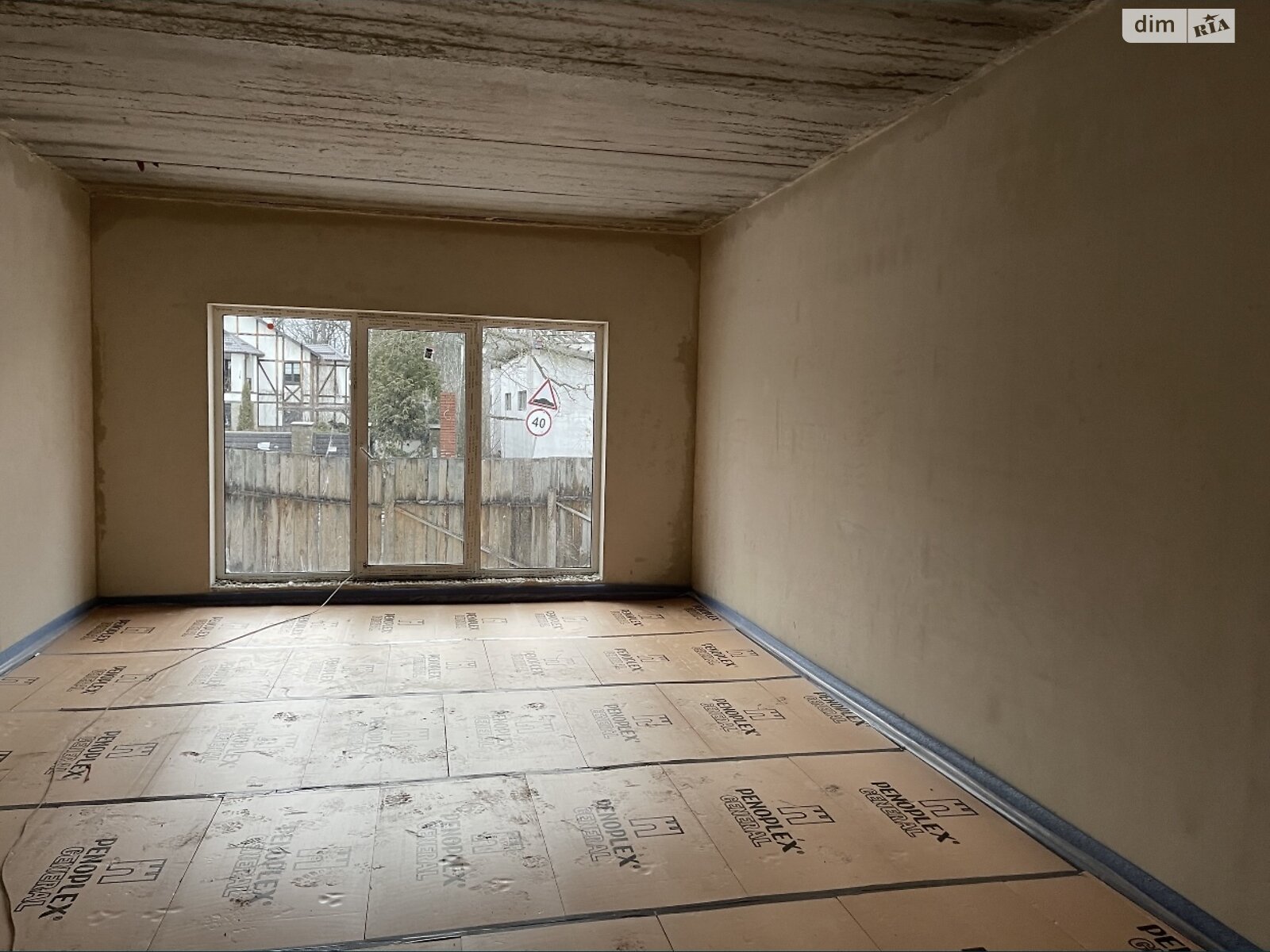 двухэтажный таунхаус без мебели, 80 кв. м, керамический блок. Продажа в Ворзеле фото 1 двухэтажный таунхаус без мебели, 80 кв. м, керамический блок. Продажа в Ворзеле фото 1