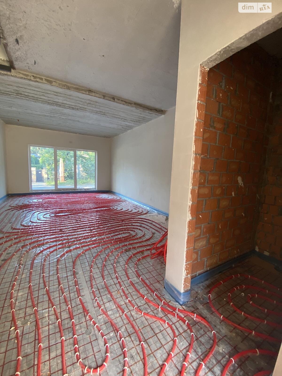 двухэтажный таунхаус без мебели, 80 кв. м, керамический блок. Продажа в Ворзеле фото 1 двухэтажный таунхаус без мебели, 80 кв. м, керамический блок. Продажа в Ворзеле фото 1