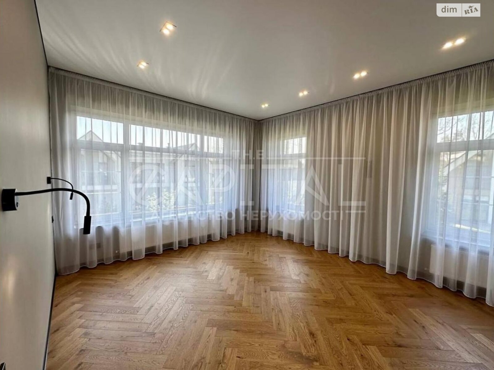 двоповерховий будинок з гаражем, 230 кв. м, цегла. Продаж у Ірпені фото 1 двоповерховий будинок з гаражем, 230 кв. м, цегла. Продаж у Ірпені фото 1