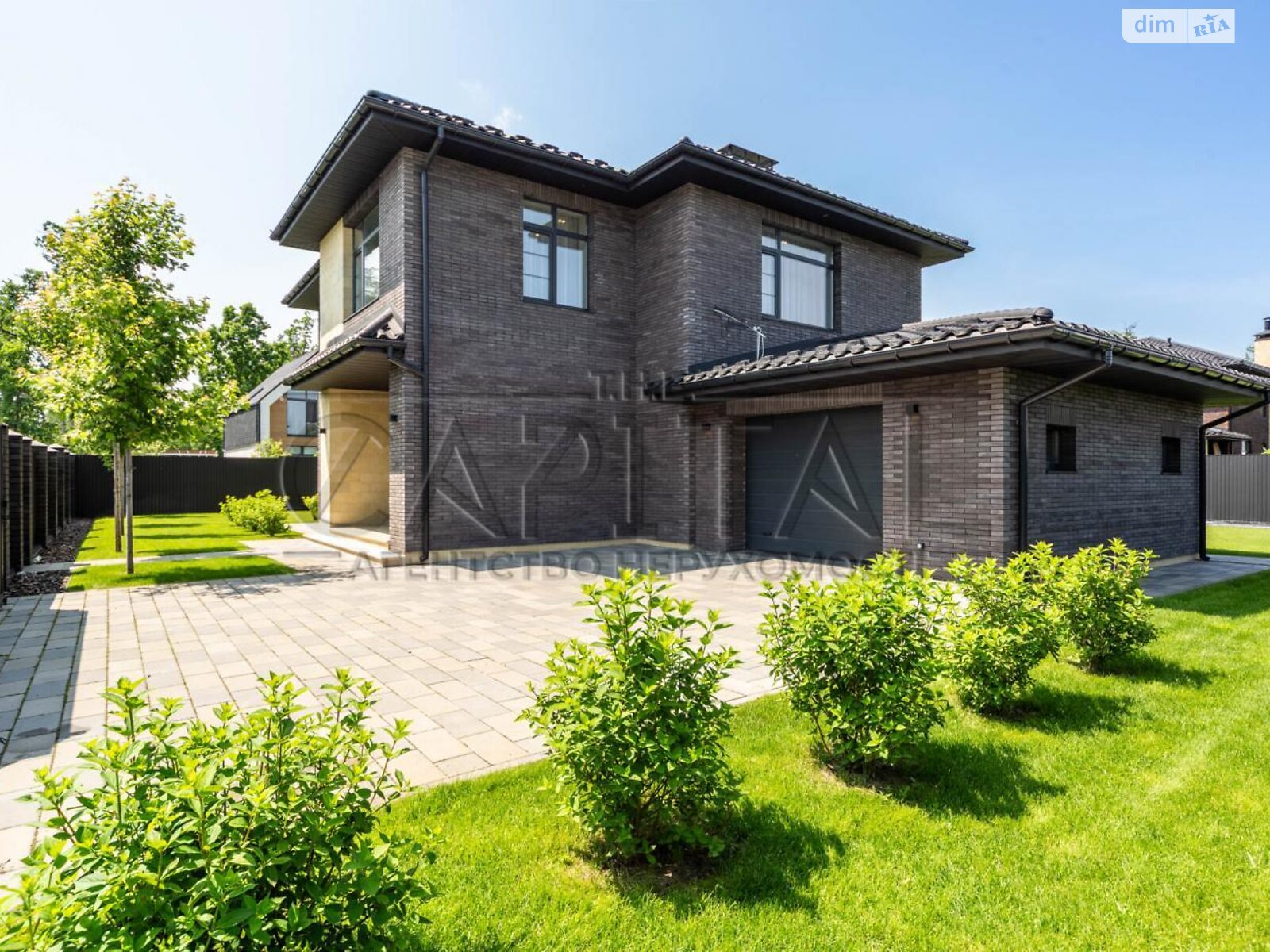 двоповерховий будинок з гаражем, 230 кв. м, цегла. Продаж у Ірпені фото 1 двоповерховий будинок з гаражем, 230 кв. м, цегла. Продаж у Ірпені фото 1