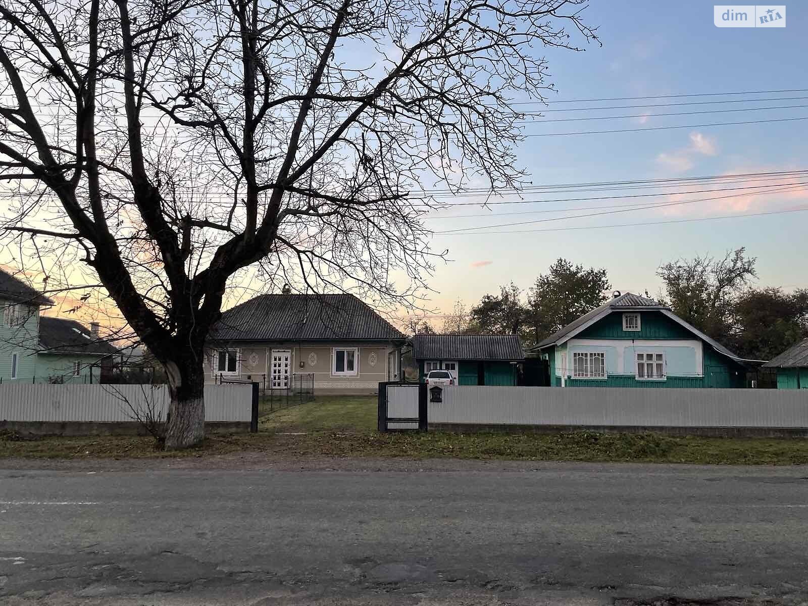 одноэтажный дом с гаражом, 90 кв. м, шлакобетон. Продажа в Испасе фото 1