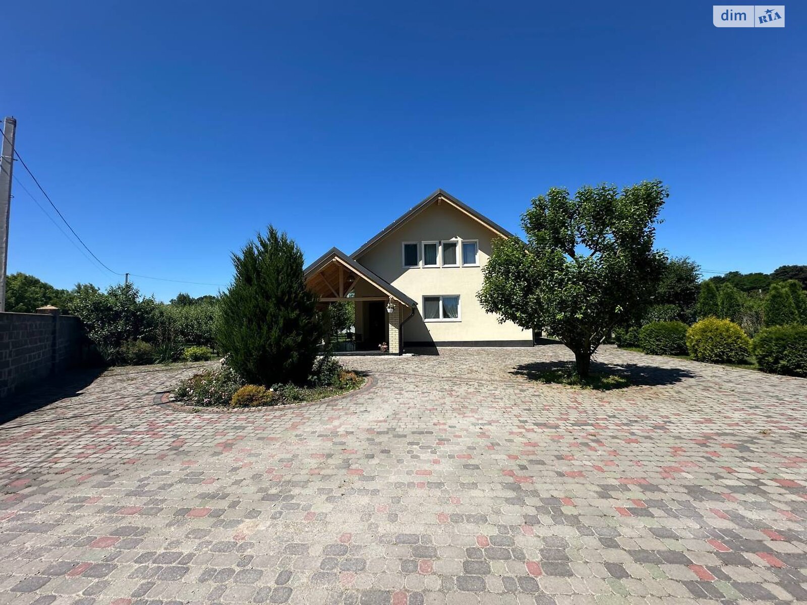 двухэтажный дом с верандой, 200 кв. м, кирпич. Продажа в Ивачеву Долишнему фото 1