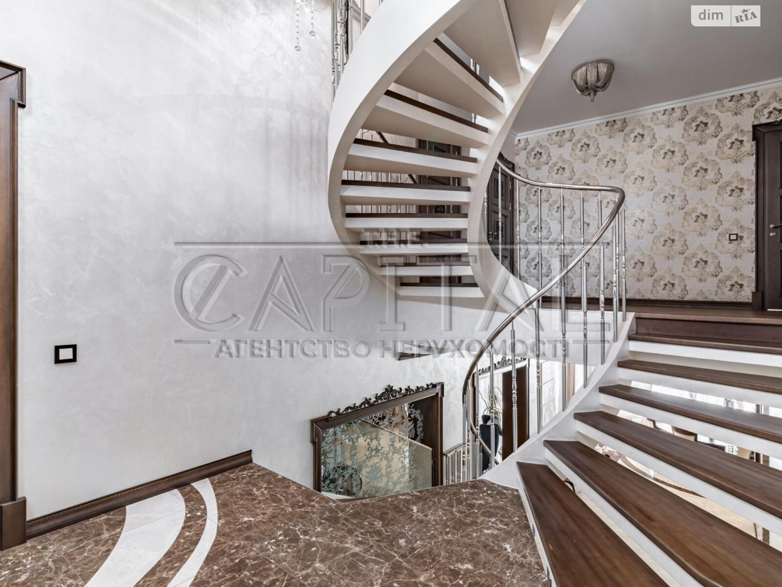 двоповерховий будинок з гаражем, 334.2 кв. м, цегла. Продаж у Іванковичах фото 1 двоповерховий будинок з гаражем, 334.2 кв. м, цегла. Продаж у Іванковичах фото 1
