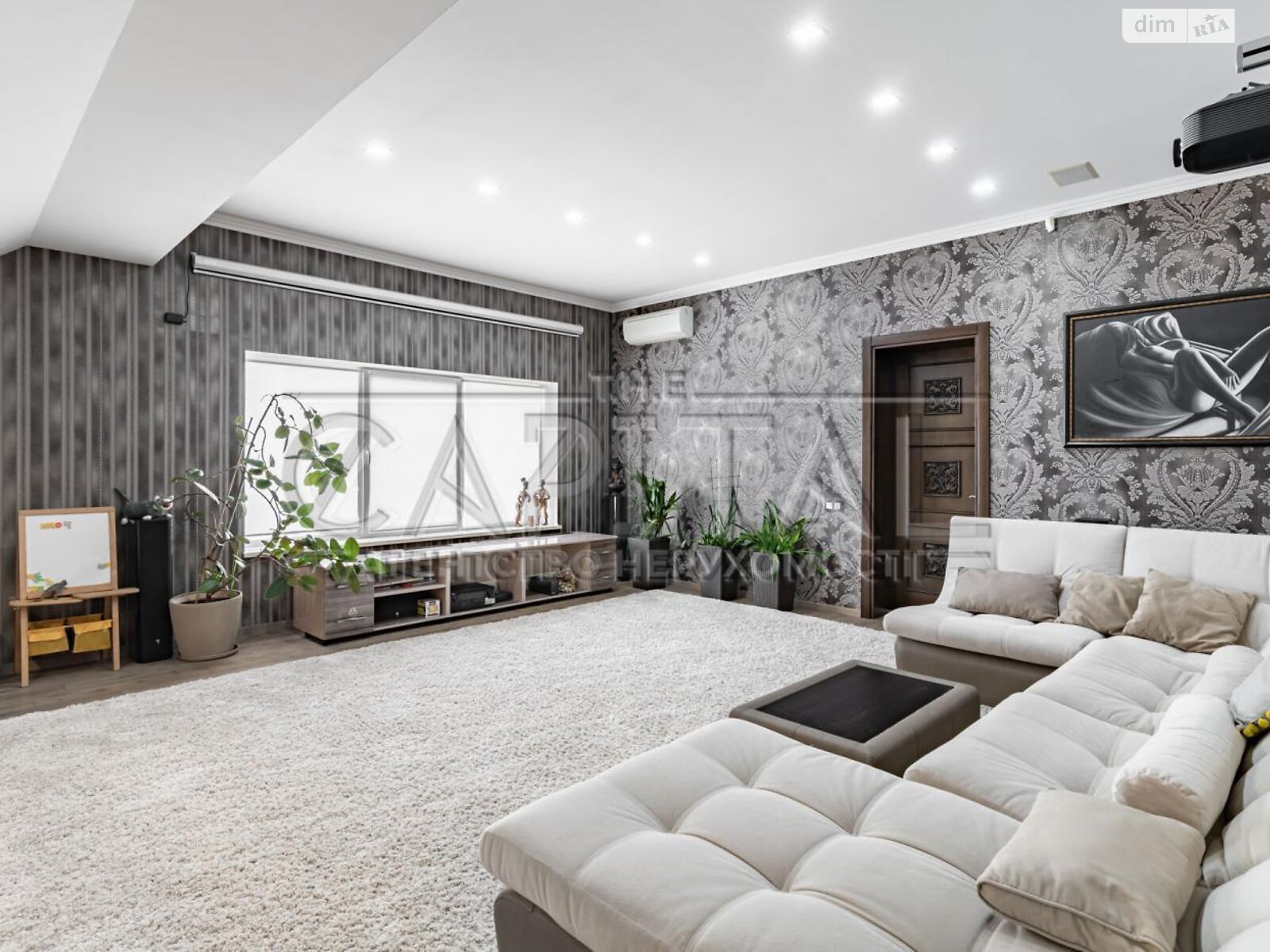 двоповерховий будинок з гаражем, 334.2 кв. м, цегла. Продаж у Іванковичах фото 1 двоповерховий будинок з гаражем, 334.2 кв. м, цегла. Продаж у Іванковичах фото 1