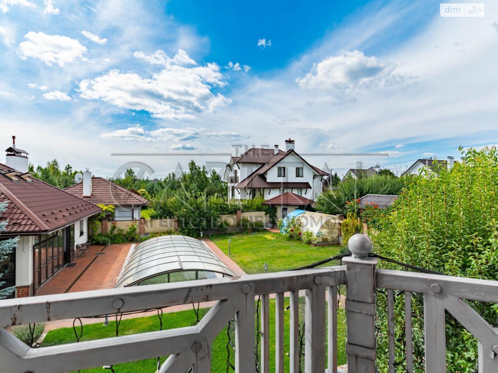 двухэтажный дом с верандой, 334.2 кв. м, кирпич. Продажа в Иванковичах фото 1