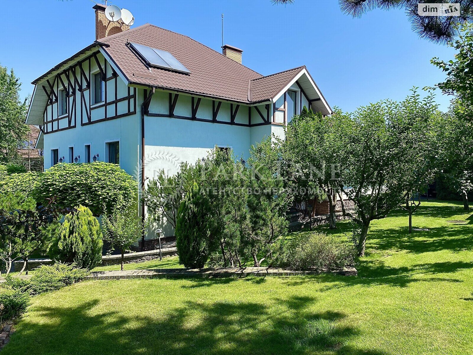 триповерховий будинок з гаражем, 562 кв. м, цегла. Продаж у Іванковичах фото 1 триповерховий будинок з гаражем, 562 кв. м, цегла. Продаж у Іванковичах фото 1