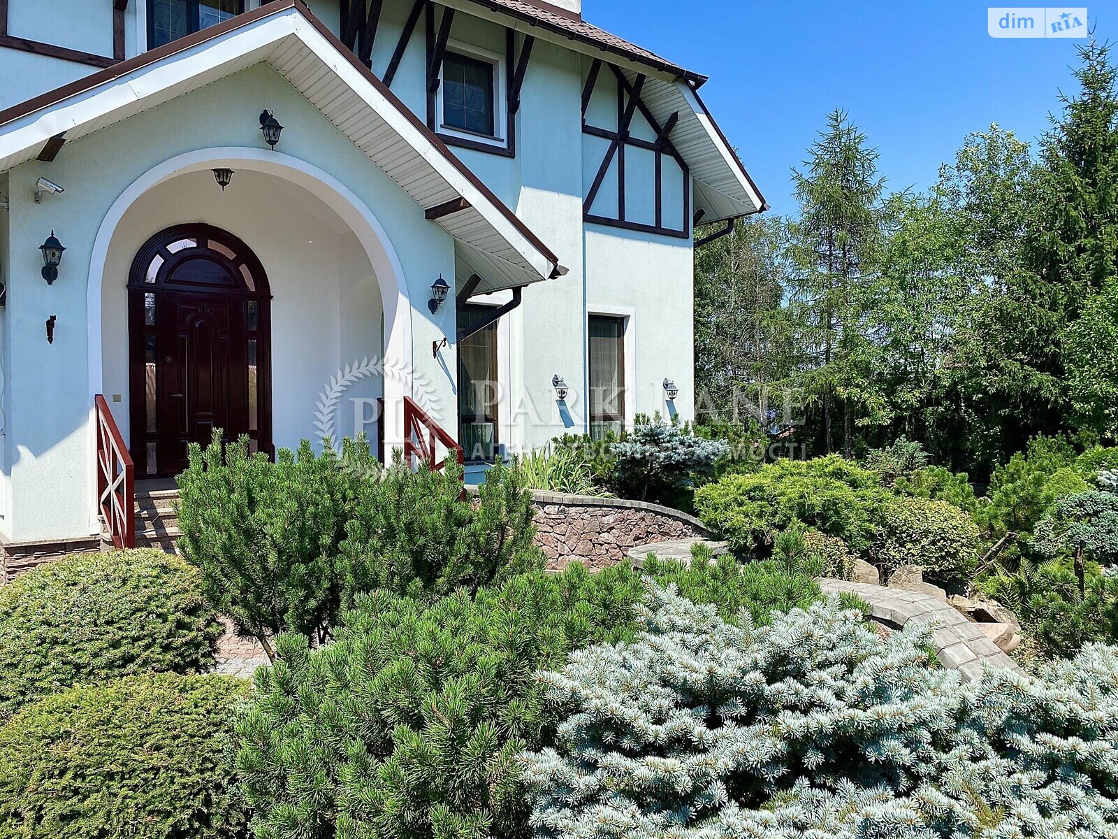 триповерховий будинок з гаражем, 562 кв. м, цегла. Продаж у Іванковичах фото 1 триповерховий будинок з гаражем, 562 кв. м, цегла. Продаж у Іванковичах фото 1