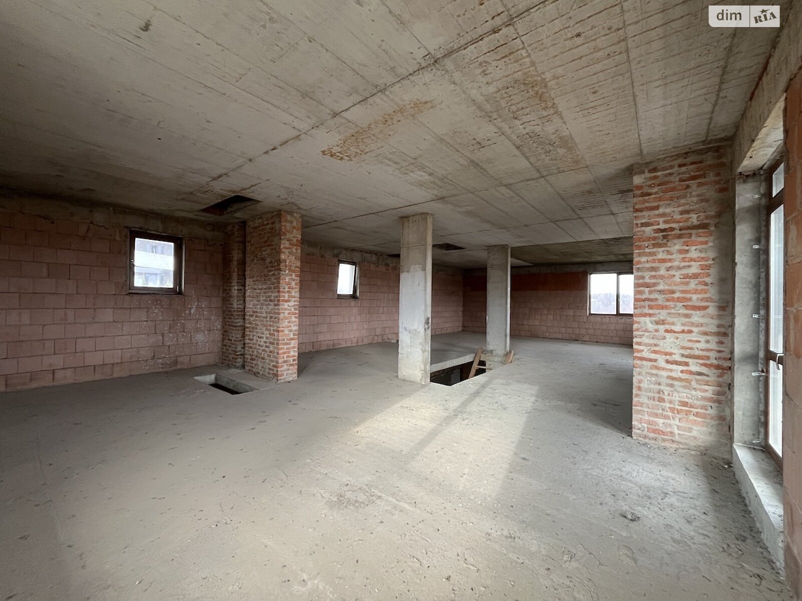 двухэтажный дом, 244 кв. м, кирпич. Продажа в Иванковичах фото 1