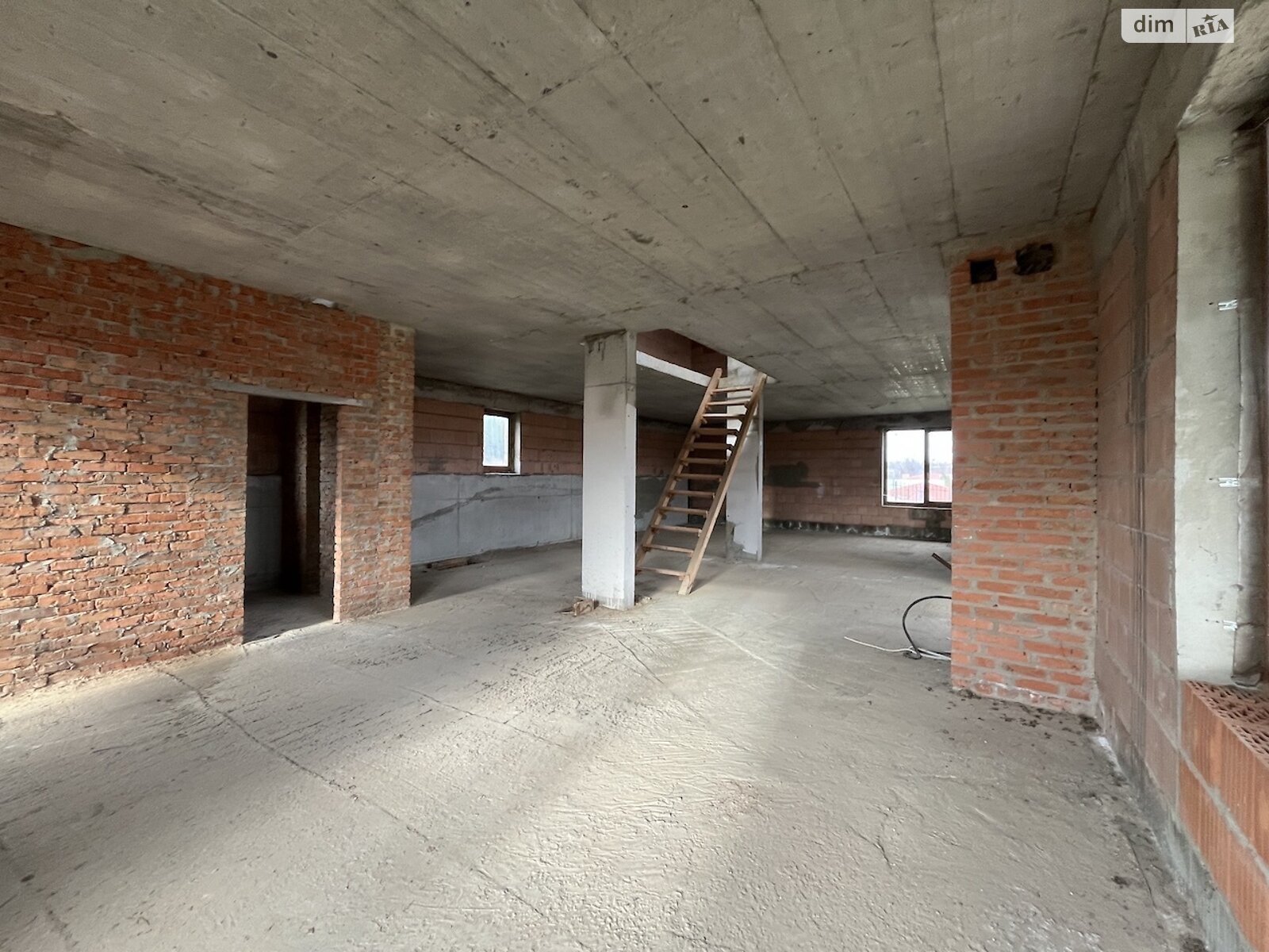 двухэтажный дом, 244 кв. м, кирпич. Продажа в Иванковичах фото 1