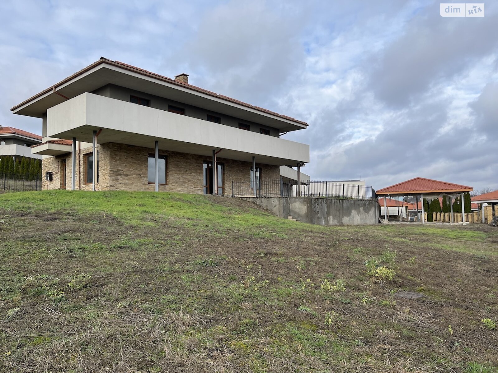 двухэтажный дом, 244 кв. м, кирпич. Продажа в Иванковичах фото 1