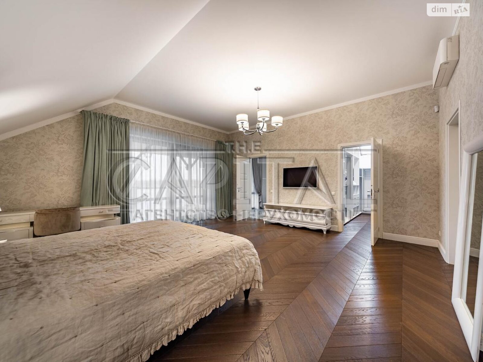 двухэтажный дом с верандой, 385.6 кв. м, кирпич. Продажа в Иванковичах фото 1 двухэтажный дом с верандой, 385.6 кв. м, кирпич. Продажа в Иванковичах фото 1