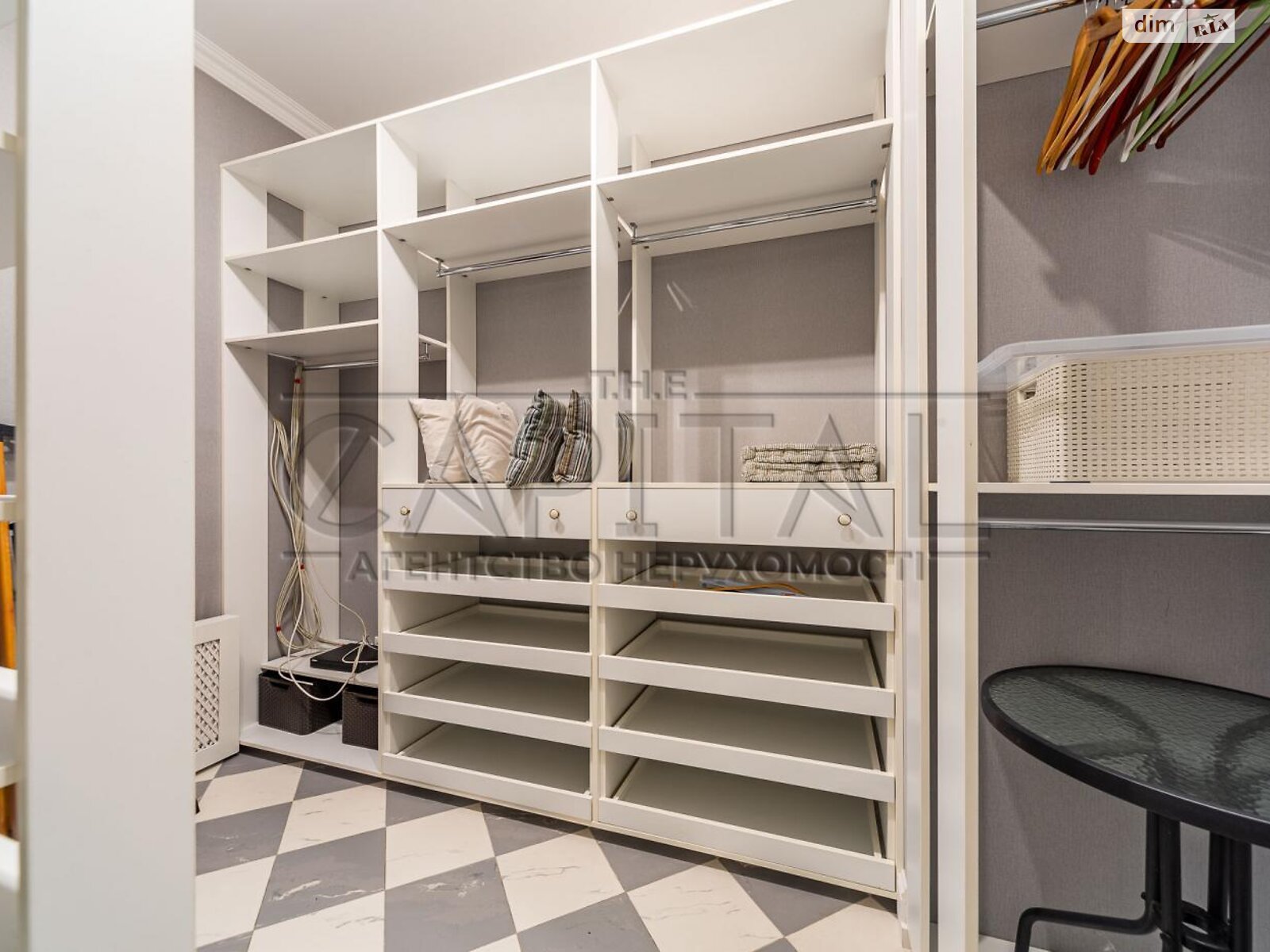 двухэтажный дом с верандой, 385.6 кв. м, кирпич. Продажа в Иванковичах фото 1 двухэтажный дом с верандой, 385.6 кв. м, кирпич. Продажа в Иванковичах фото 1