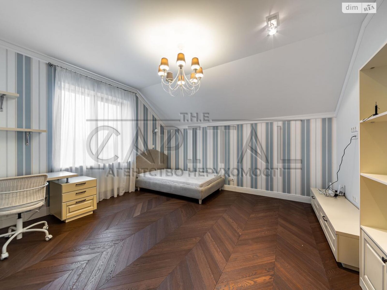 двухэтажный дом с верандой, 385.6 кв. м, кирпич. Продажа в Иванковичах фото 1 двухэтажный дом с верандой, 385.6 кв. м, кирпич. Продажа в Иванковичах фото 1