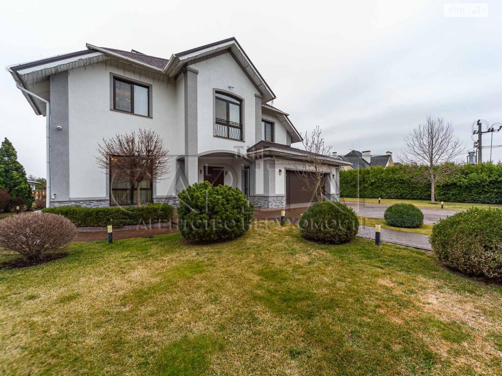 двухэтажный дом с верандой, 385.6 кв. м, кирпич. Продажа в Иванковичах фото 1 двухэтажный дом с верандой, 385.6 кв. м, кирпич. Продажа в Иванковичах фото 1