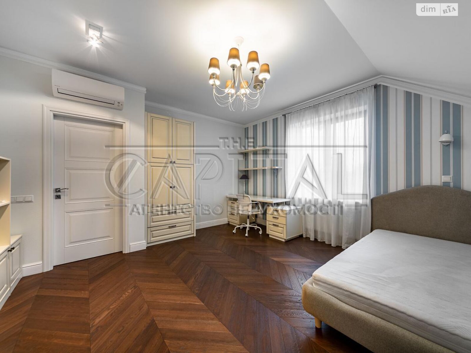 двухэтажный дом с гаражом, 385.6 кв. м, кирпич. Продажа в Иванковичах фото 1 двухэтажный дом с гаражом, 385.6 кв. м, кирпич. Продажа в Иванковичах фото 1