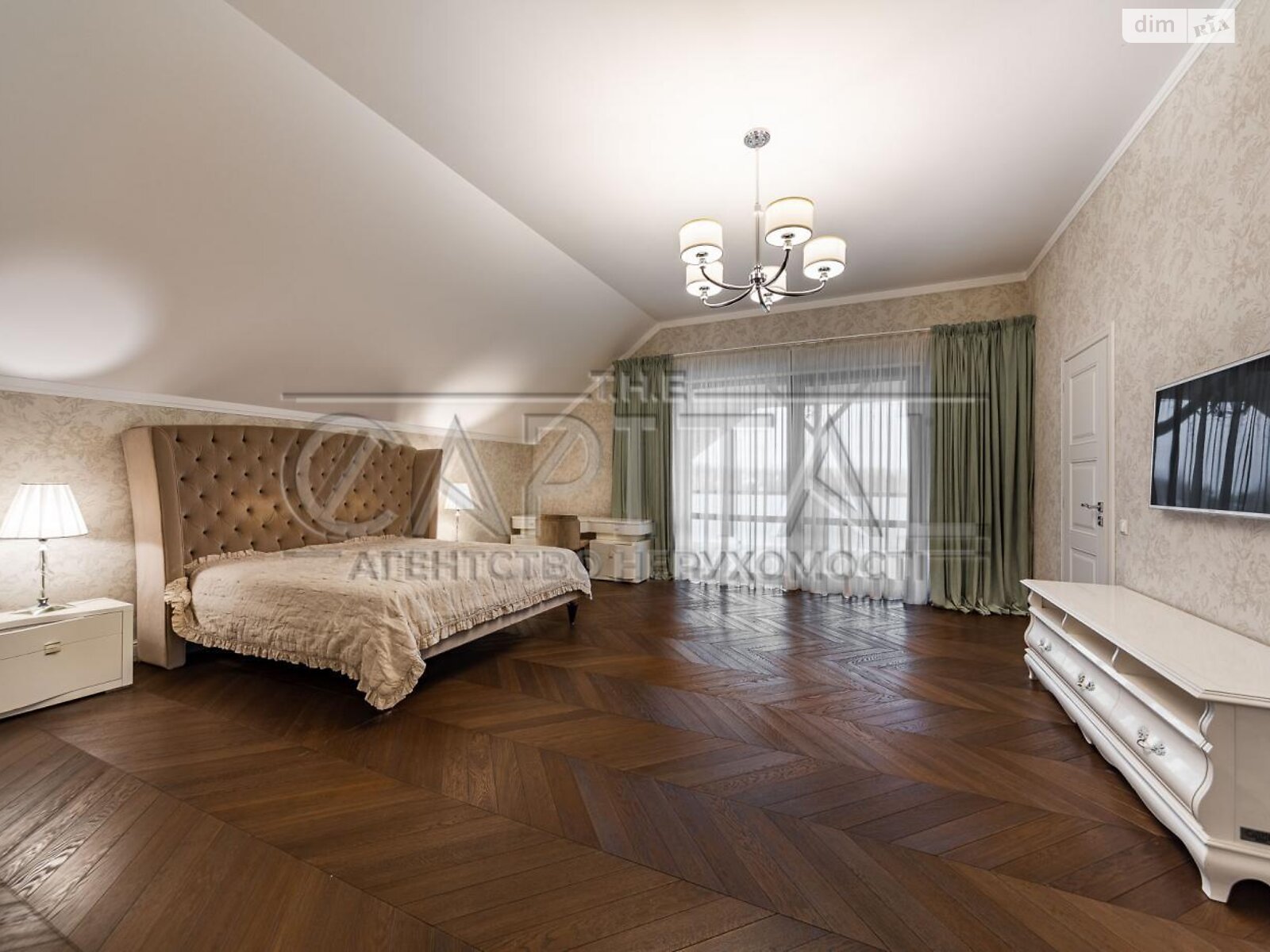 двухэтажный дом с гаражом, 385.6 кв. м, кирпич. Продажа в Иванковичах фото 1 двухэтажный дом с гаражом, 385.6 кв. м, кирпич. Продажа в Иванковичах фото 1