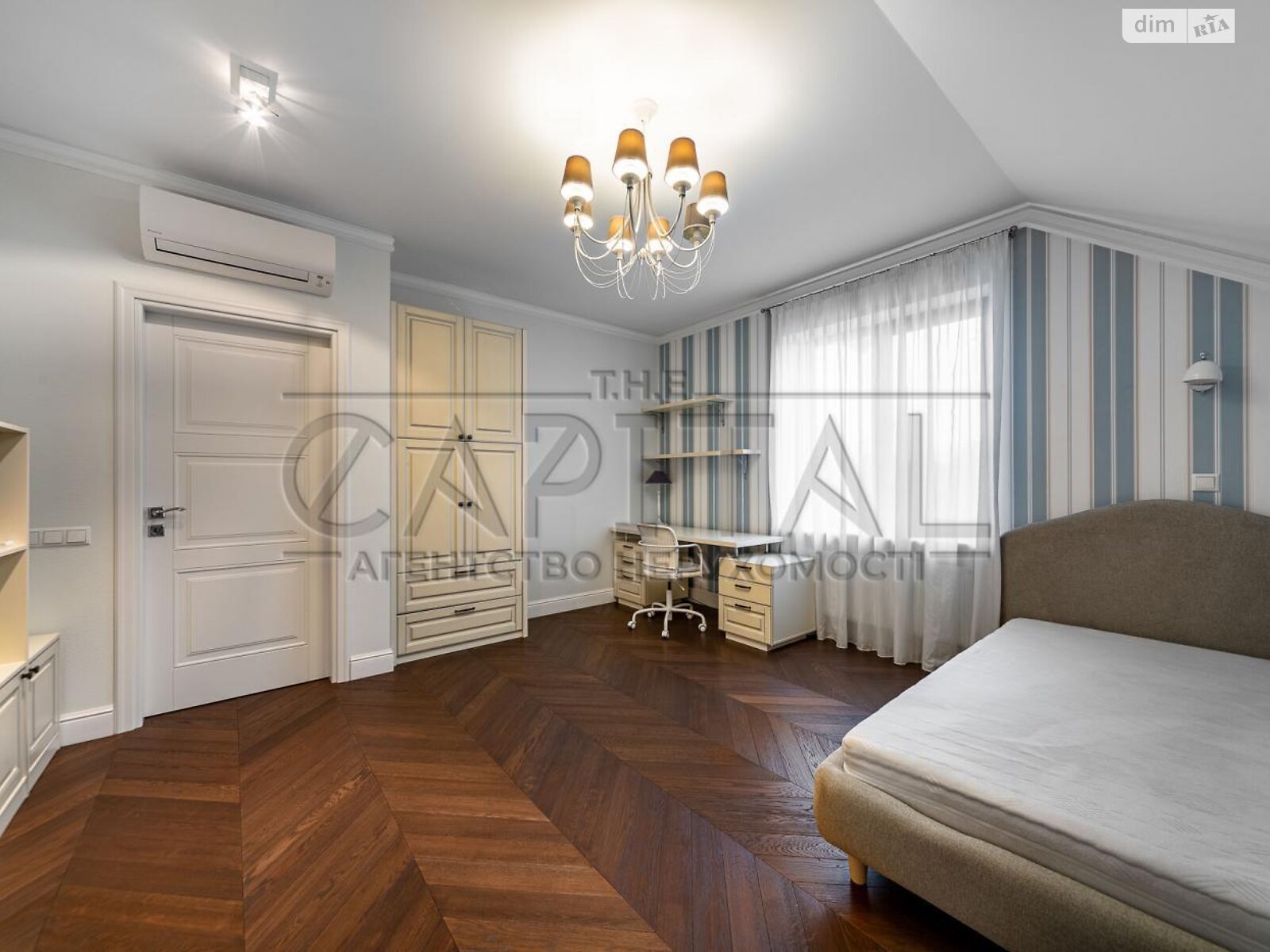 двухэтажный дом с гаражом, 385.6 кв. м, кирпич. Продажа в Иванковичах фото 1 двухэтажный дом с гаражом, 385.6 кв. м, кирпич. Продажа в Иванковичах фото 1